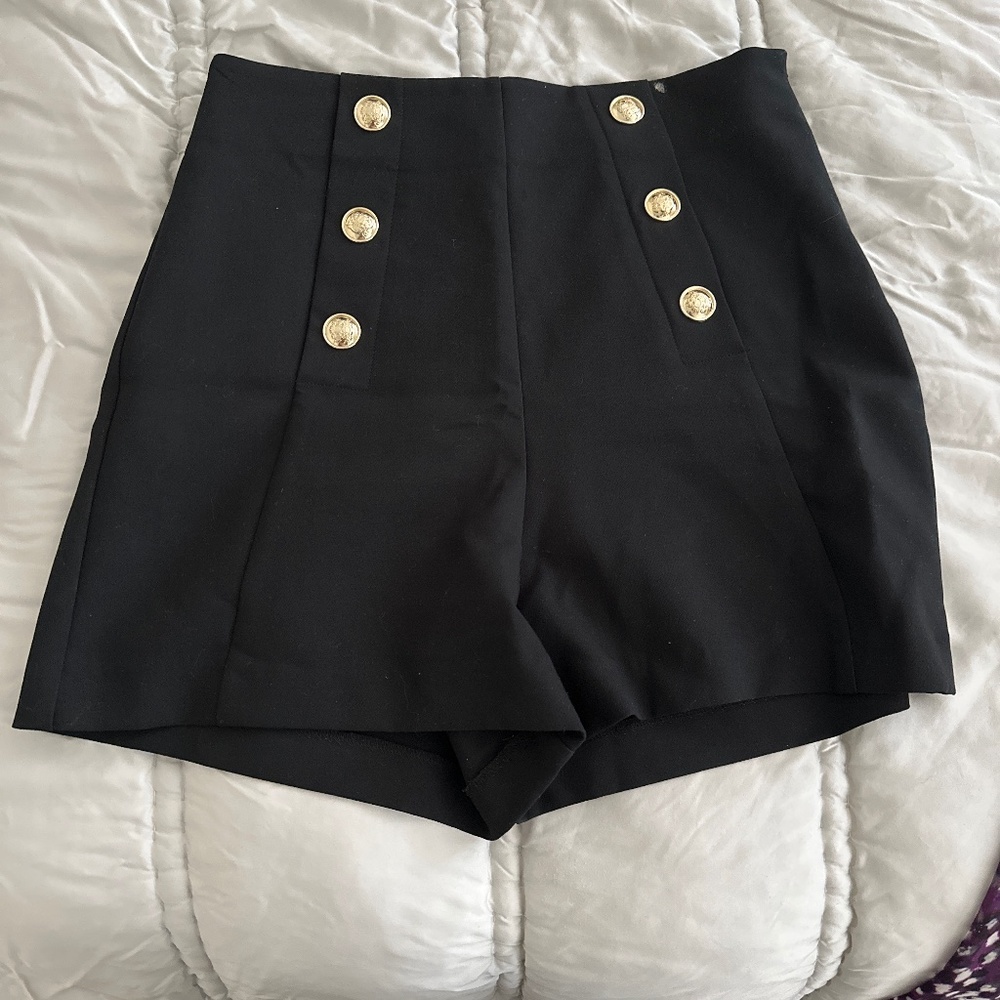 Zara shorta